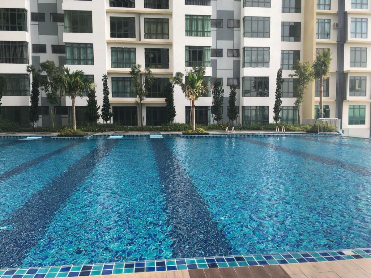 Arc Austin Hill Apartment Johor Bahru Exterior photo